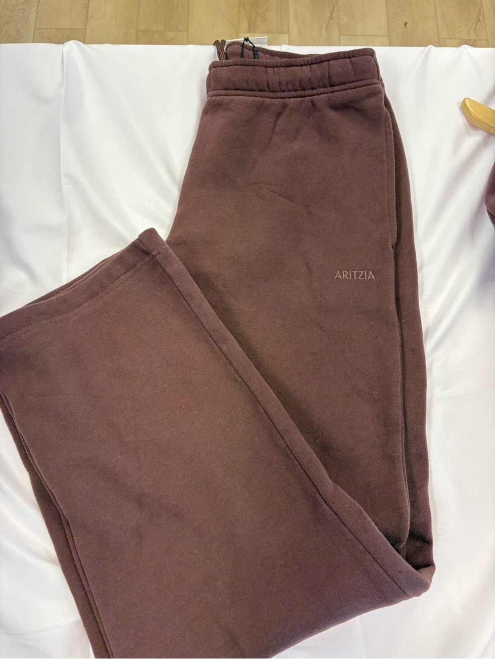NWT aritzia sweatfleece pants